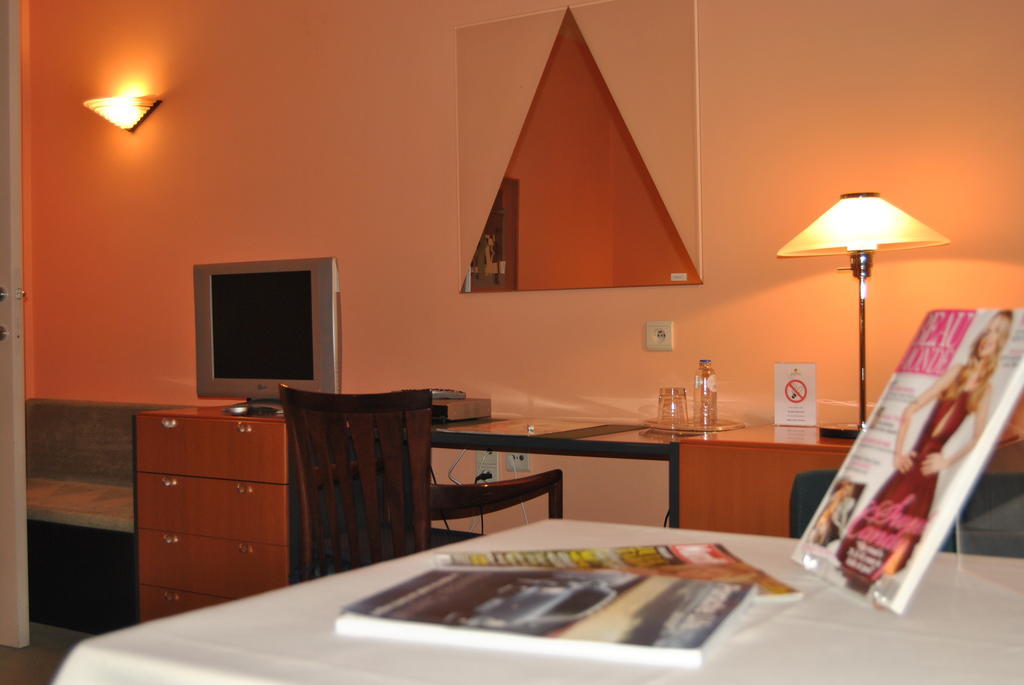 Greenpark Hotel Sint-Pieters-Leeuw Ngoại thất bức ảnh